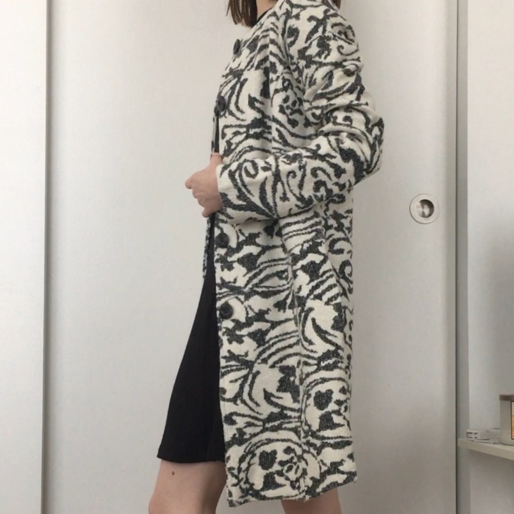 Kenar Coat - Picture 2 of 4